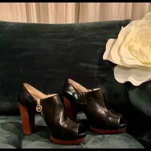 Michael Kors black open toe bootie size 9 NWOB